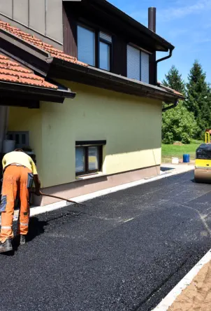 Storitve asfaltiranja in tlakovanja dvorišč Ljubljana in okolica