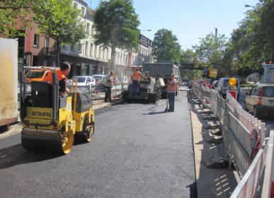 Asfaltiranje, tlakovanje, gradnja cest, komunalne infrastrukture, urejanje okolice